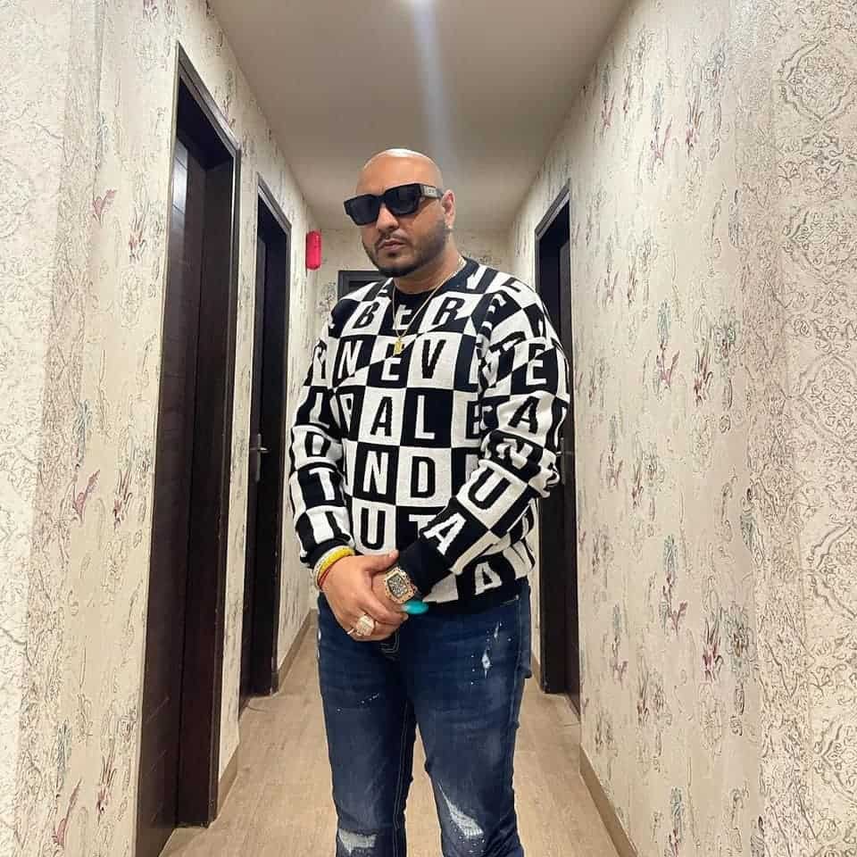 B Praak Wallpaper