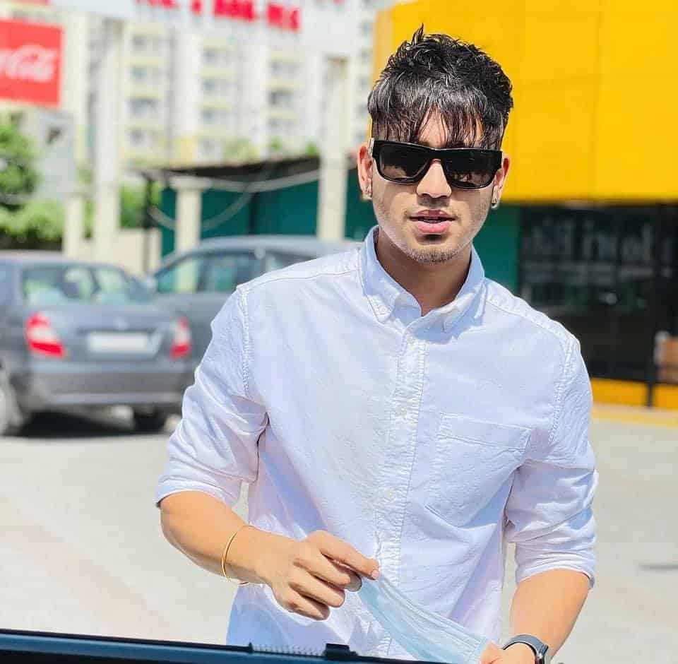 Karan Randhawa Photos