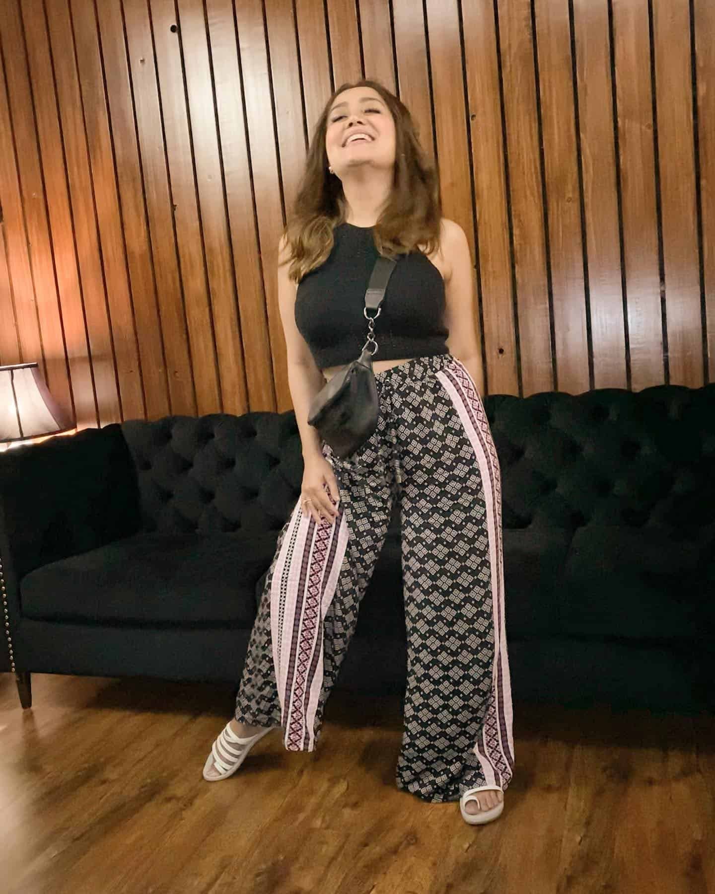 Neha Kakkar Wallpaper