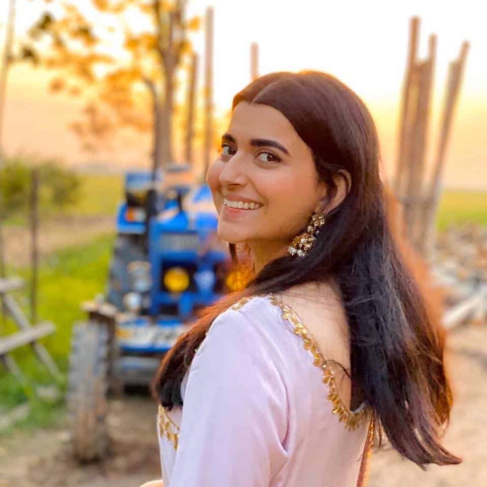 Nimrat Khaira Image