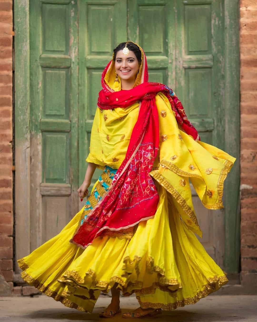 Nimrat Khaira Image