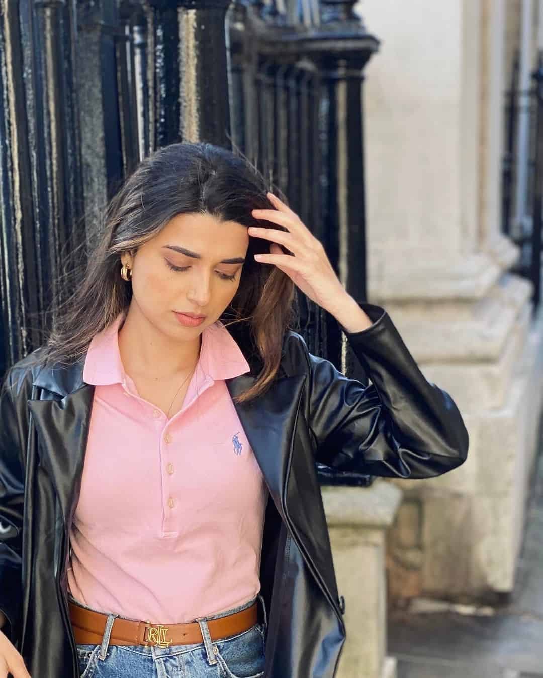 Nimrat Khaira Wallpaper
