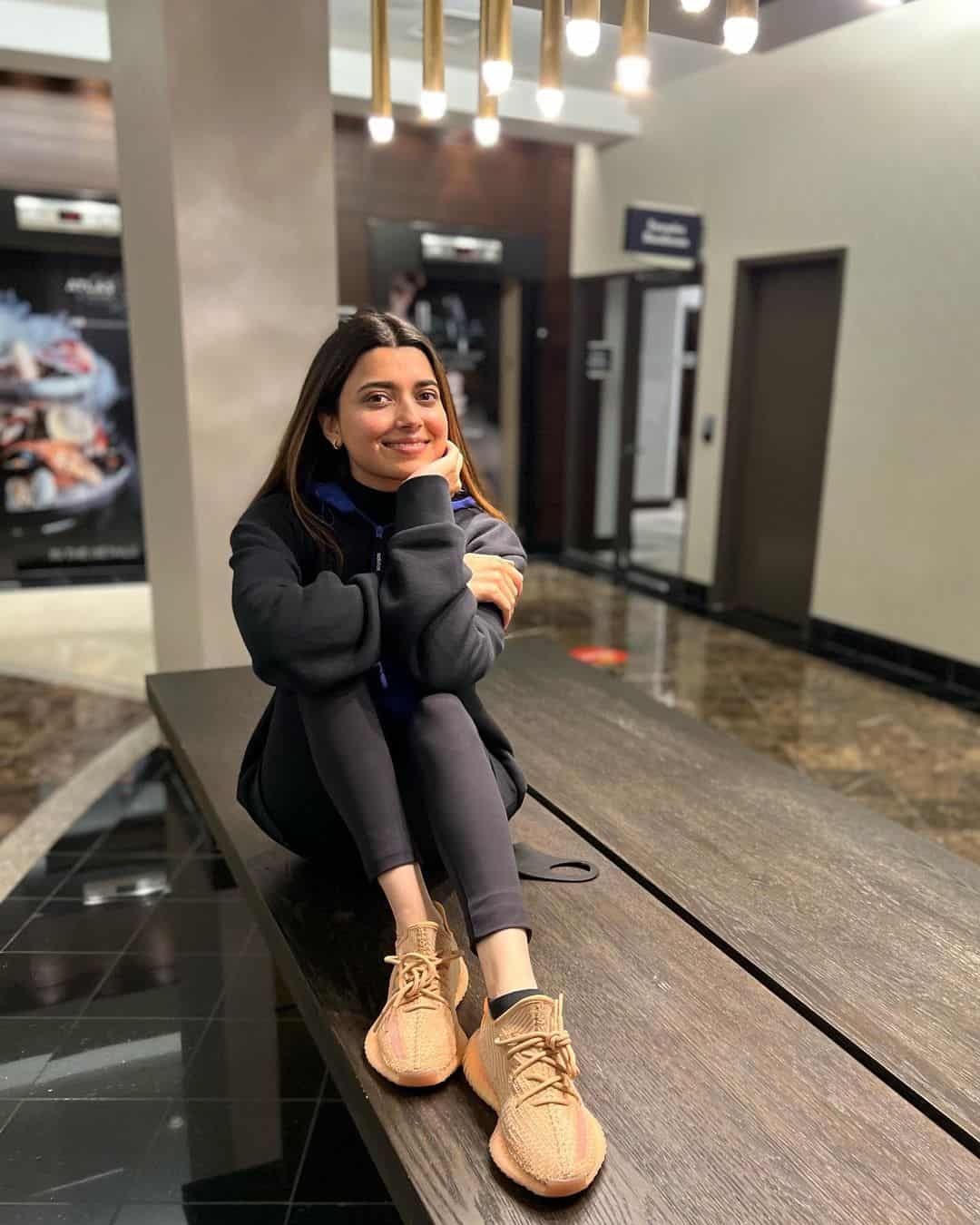 Nimrat Khaira Wallpapers