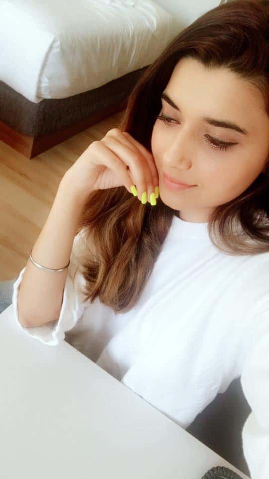 Nimrat Khaira Photo
