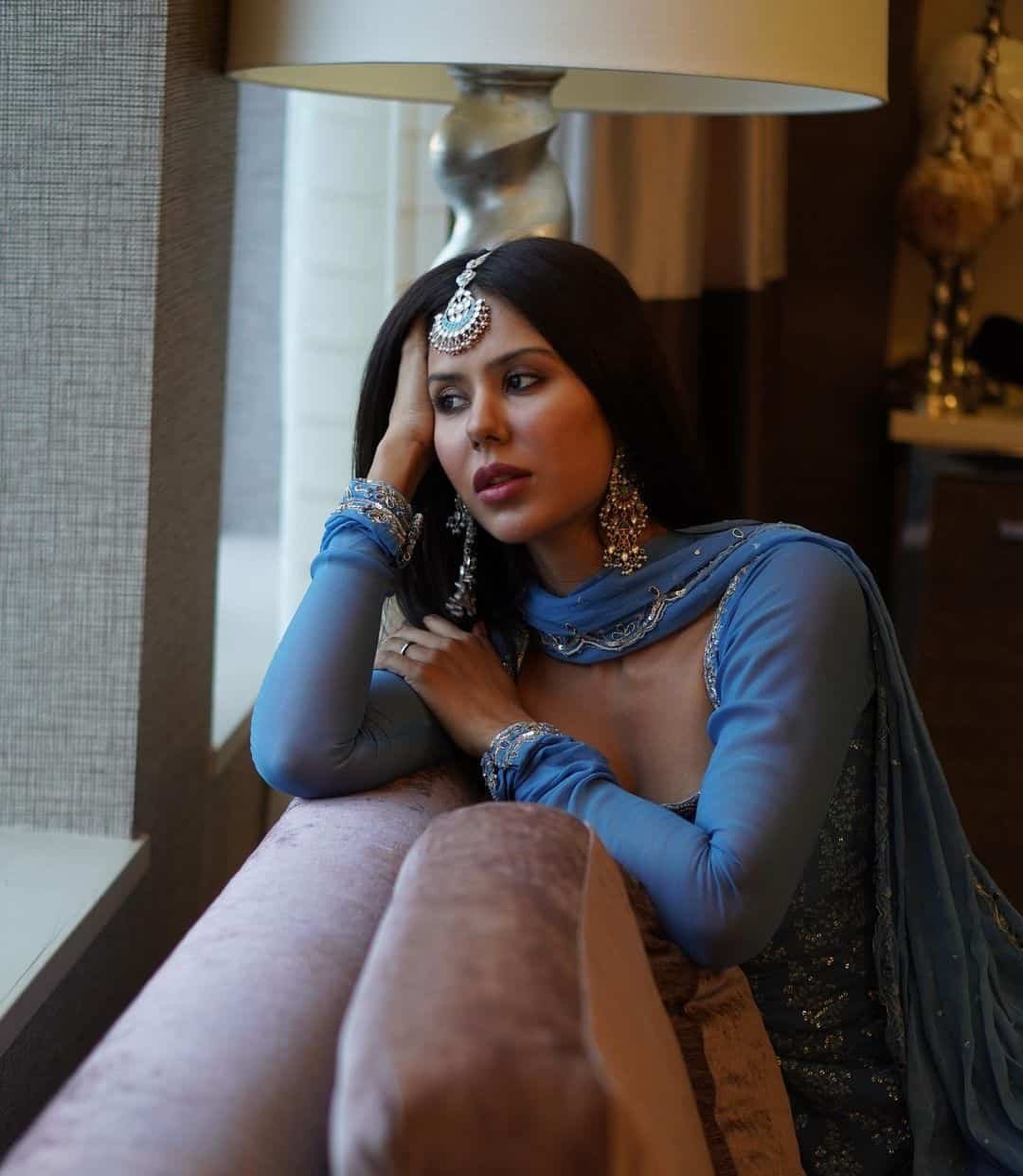Sonam Bajwa Wallpapers