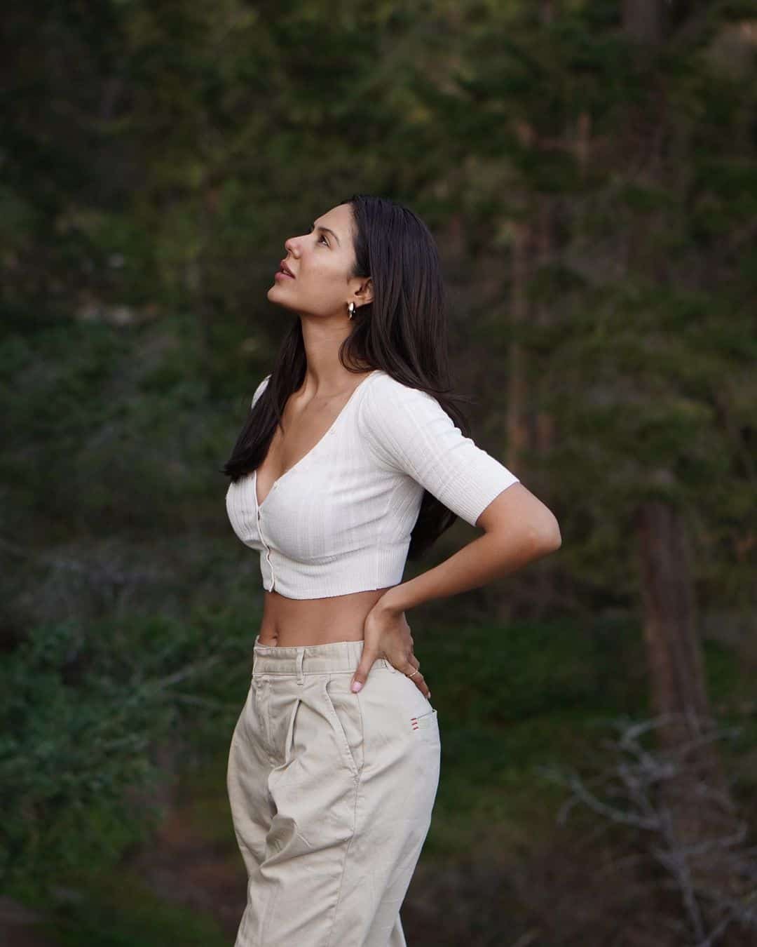 Sonam Bajwa Wallpapers