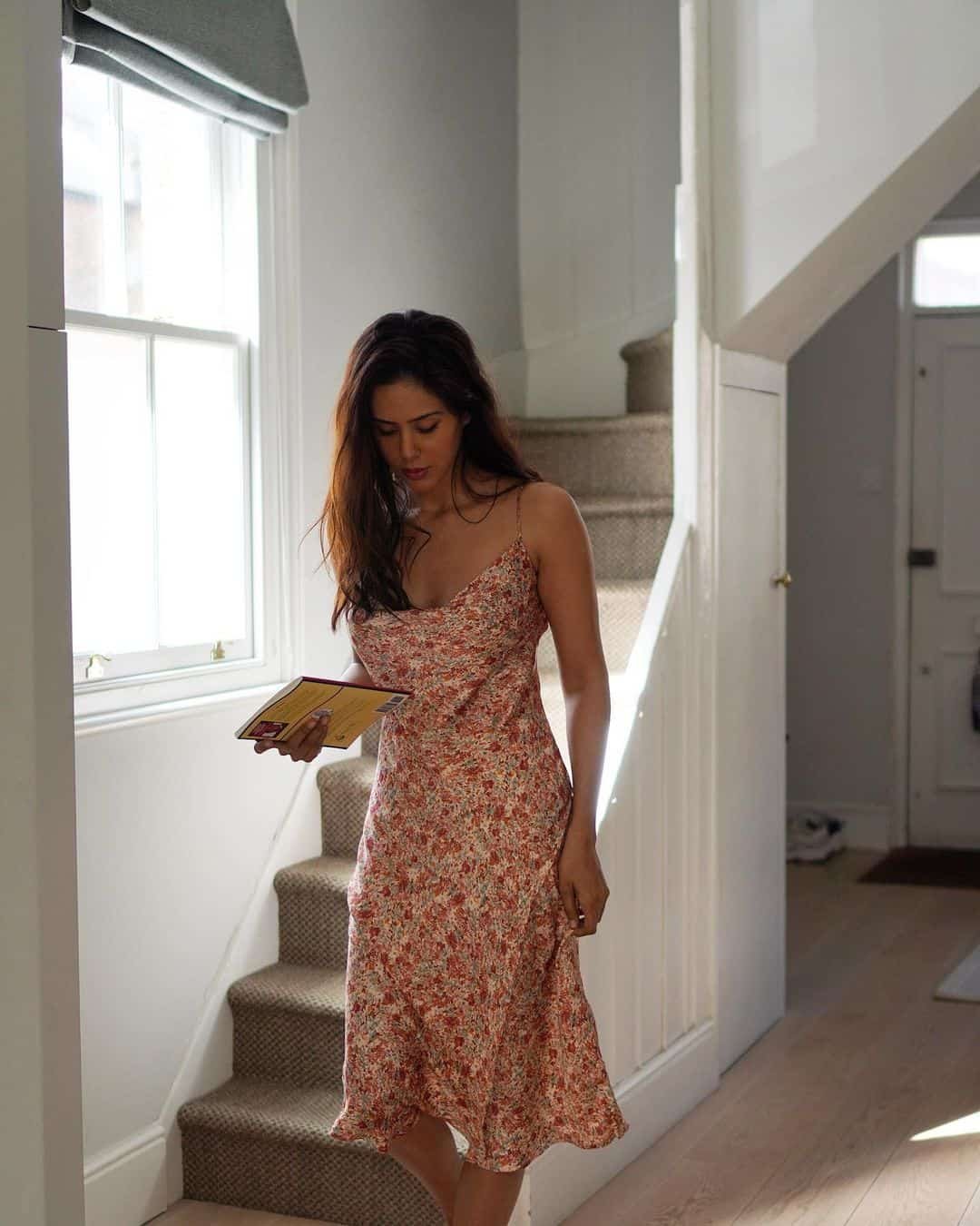 Sonam Bajwa Wallpapers
