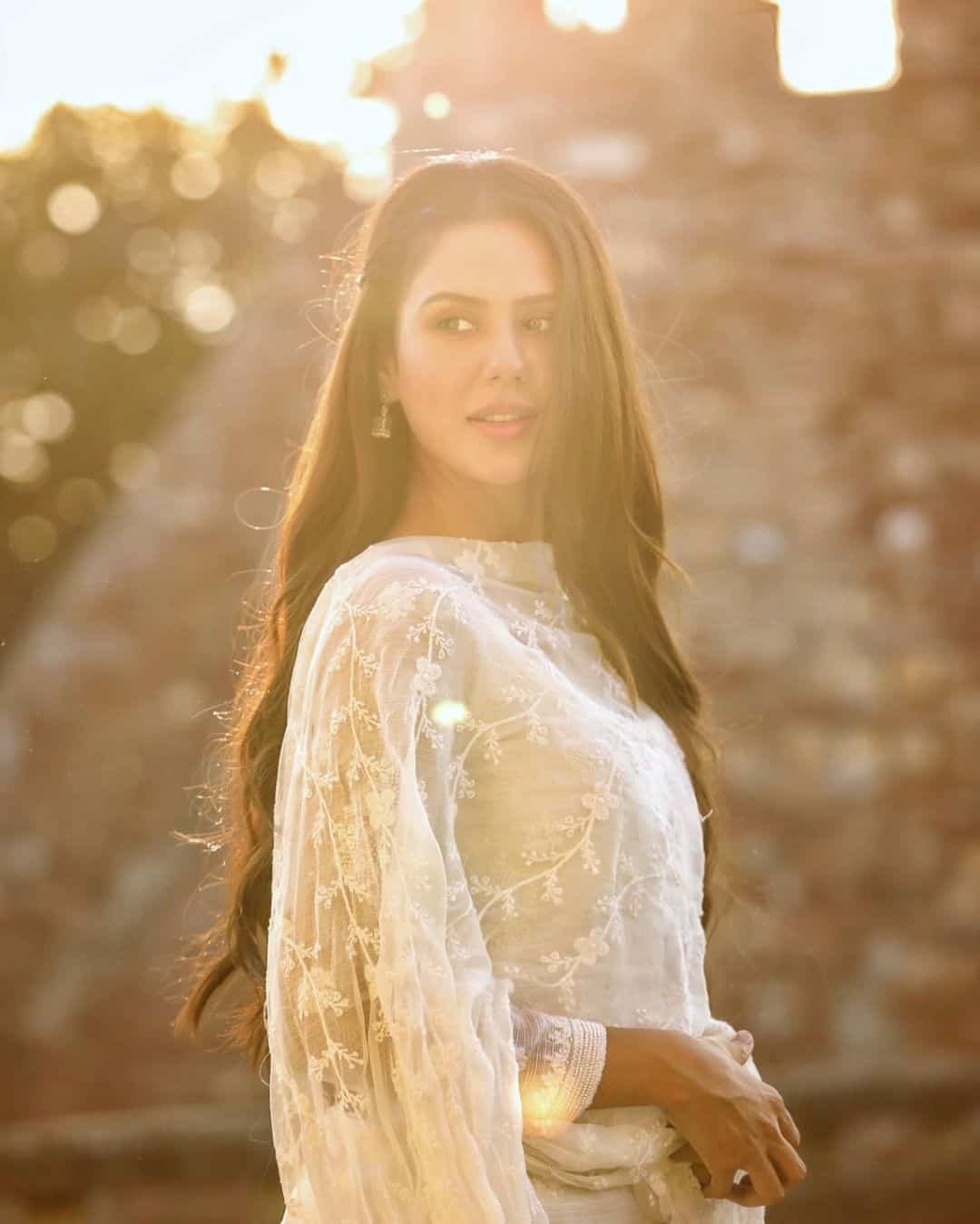 Sonam Bajwa Wallpaper