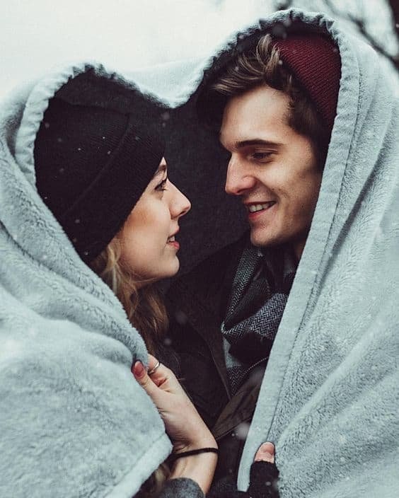 Best Romantic DP for Whatsapp