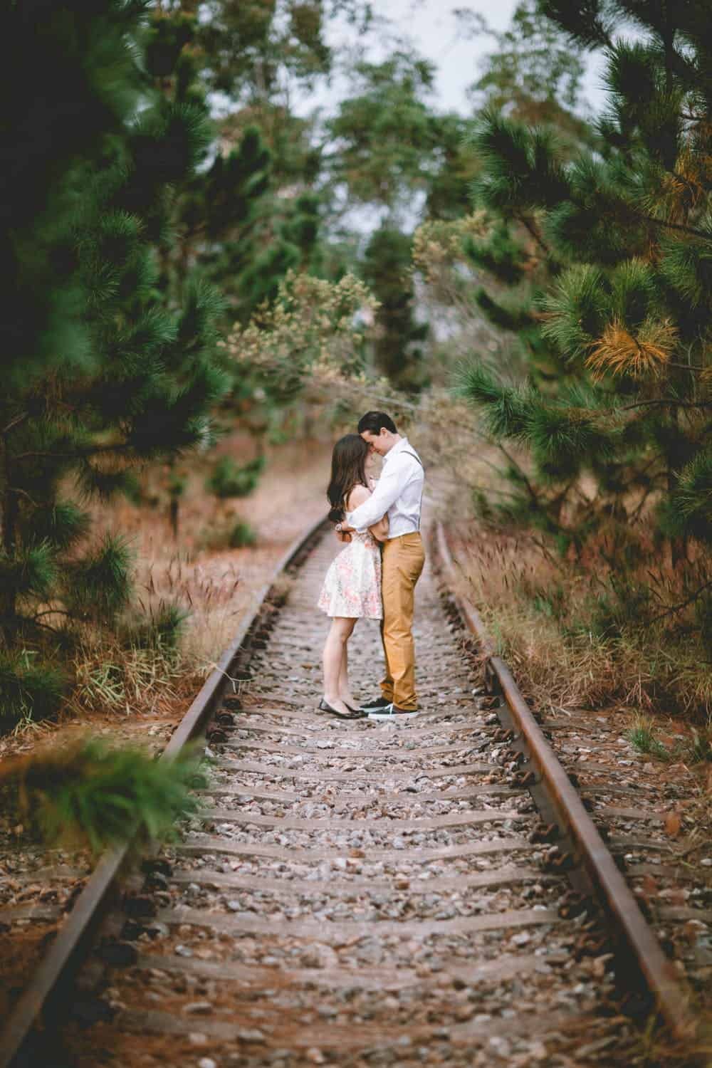 Best Romantic DP for Whatsapp