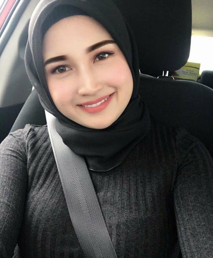 Stylish Hijab DP