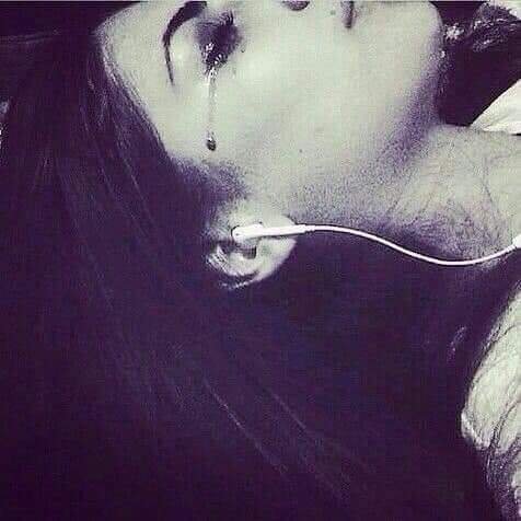 Sad Whatsapp DP for Girls