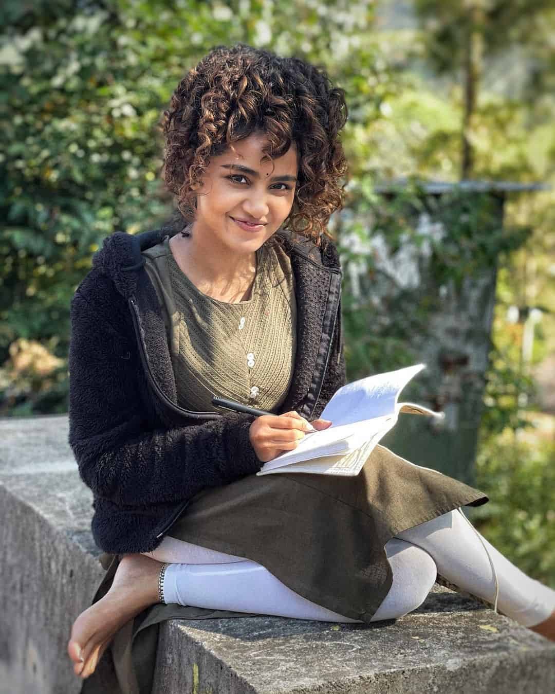 Anupama Parameswaran Images