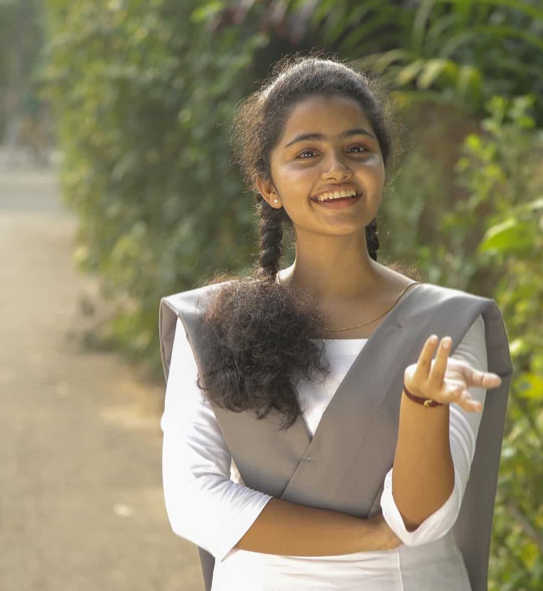 Anupama Parameswaran Pics