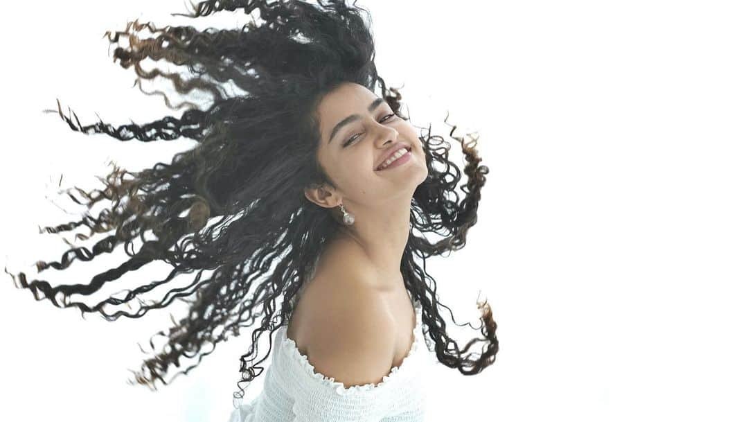 Anupama Parameswaran Pics