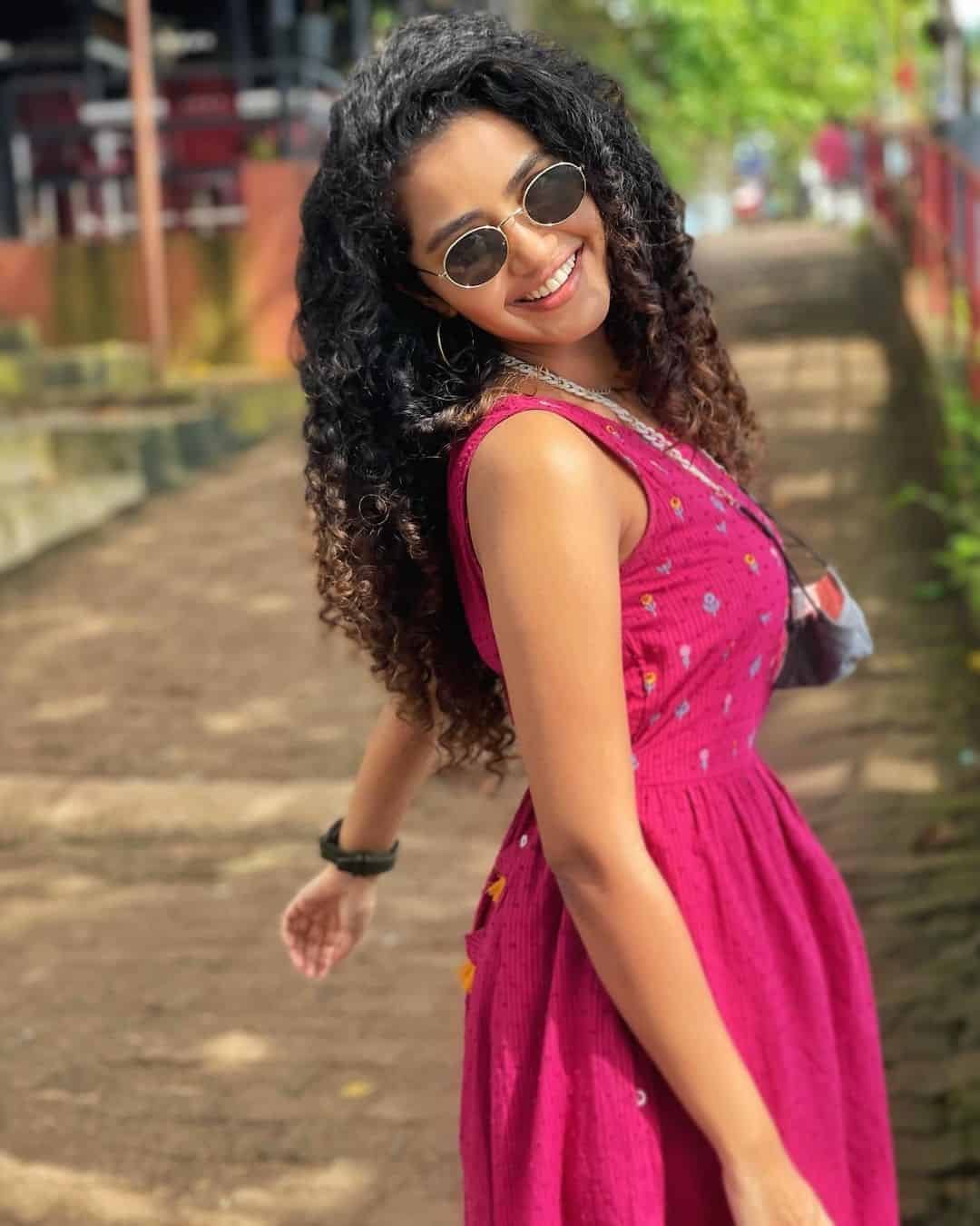 Anupama Parameswaran Wallpaper