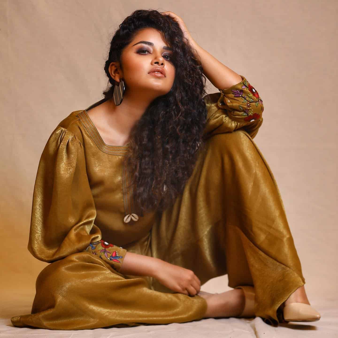 Anupama Parameswaran Photos