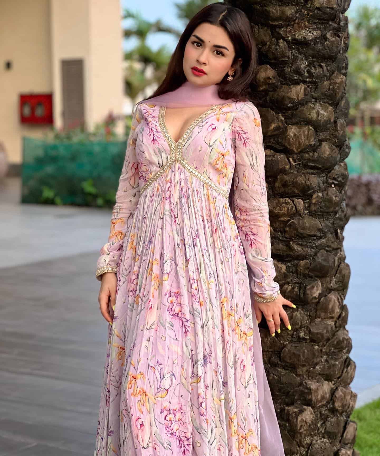 New Avneet Kaur Photos