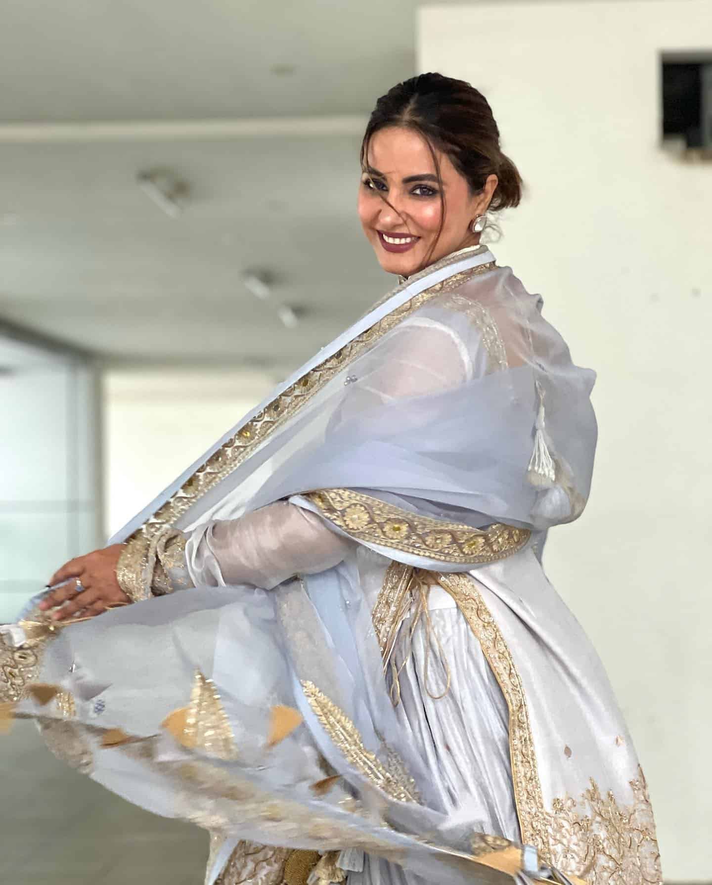 New Hina Khan Photos