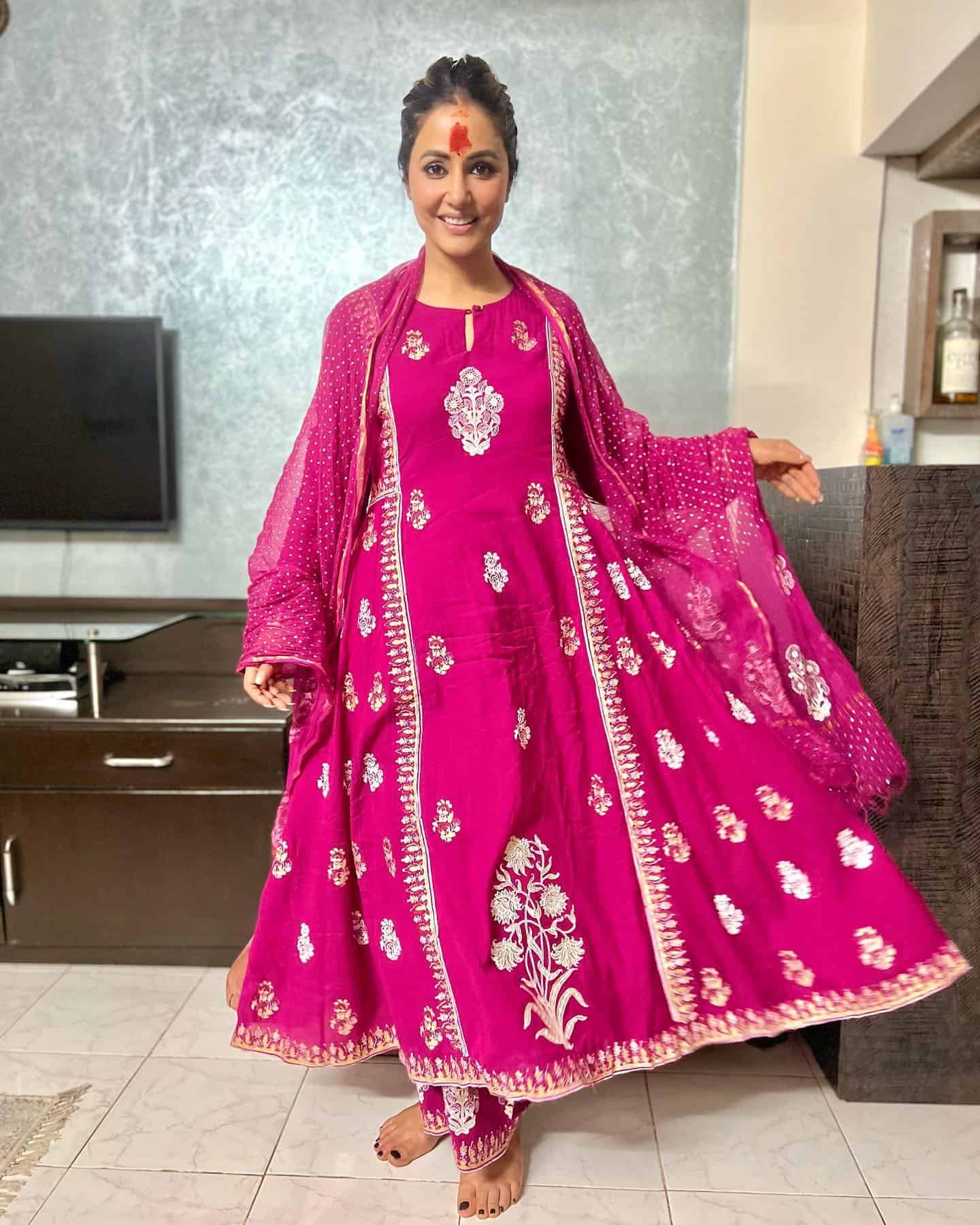 Hina Khan Images