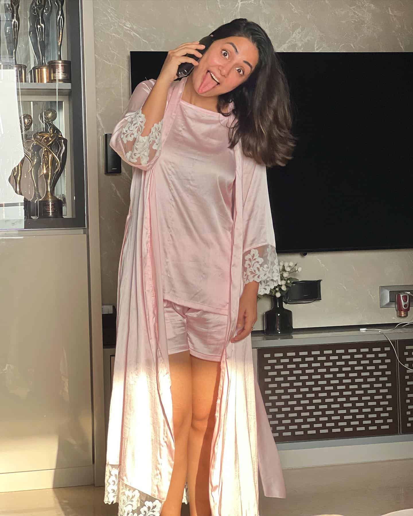 Actress Hina Khan Photos
