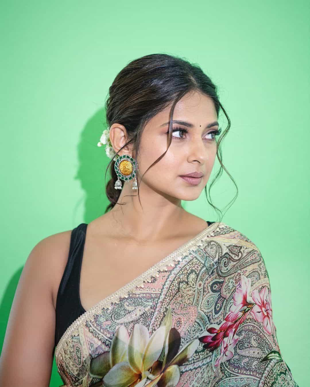 Jennifer Winget Images