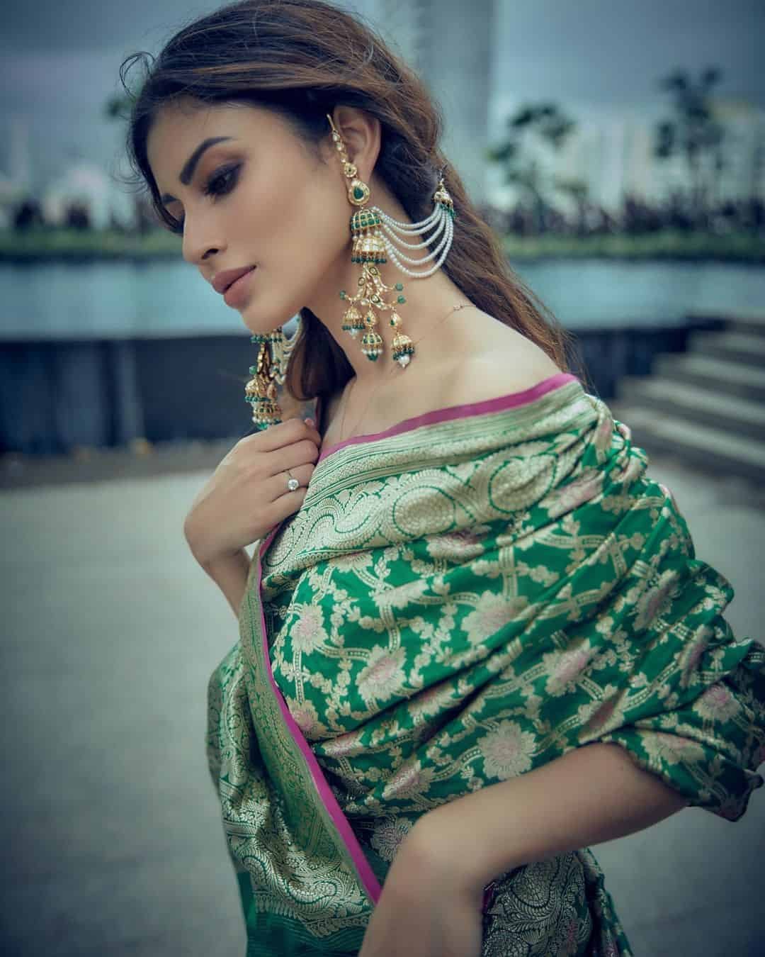 Mouni Roy Photo