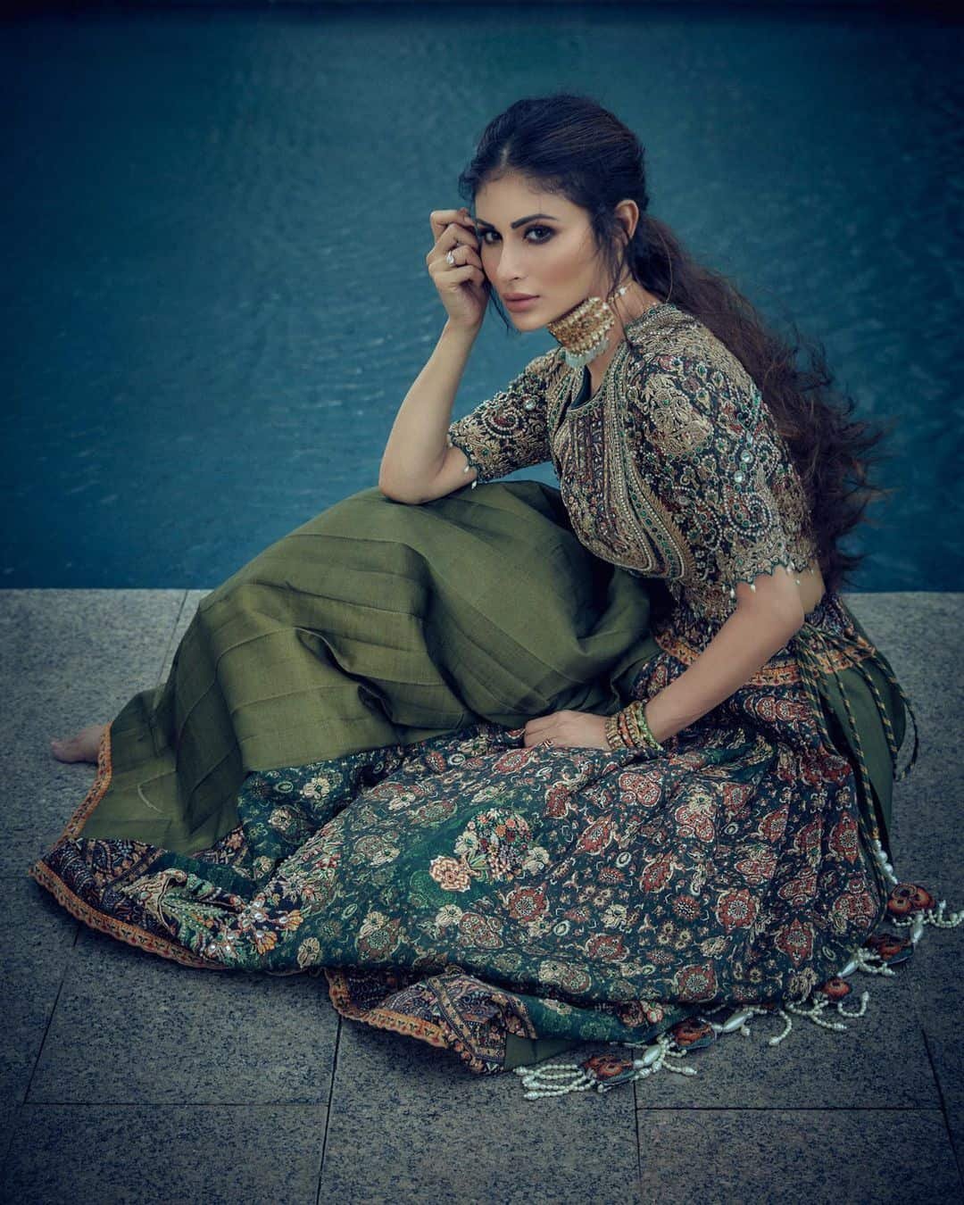 Mouni Roy Photo