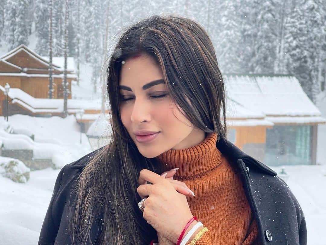 Mouni Roy Pics