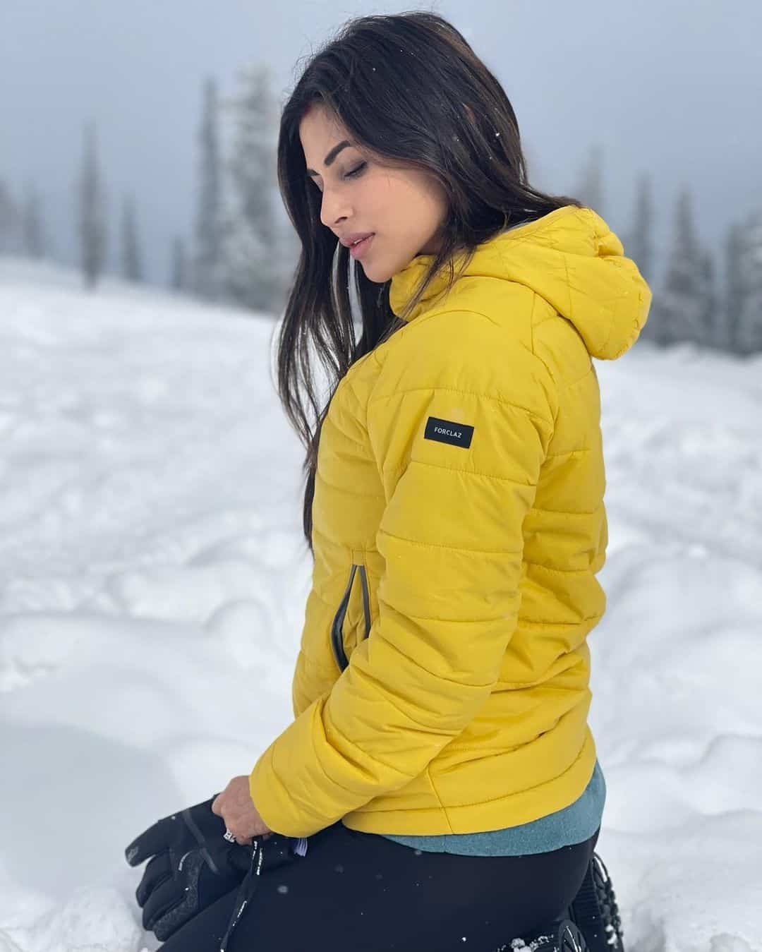 Mouni Roy Pics