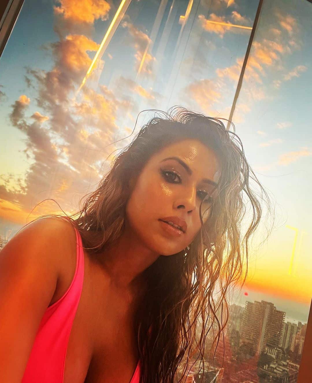 Nia Sharma Wallpaper