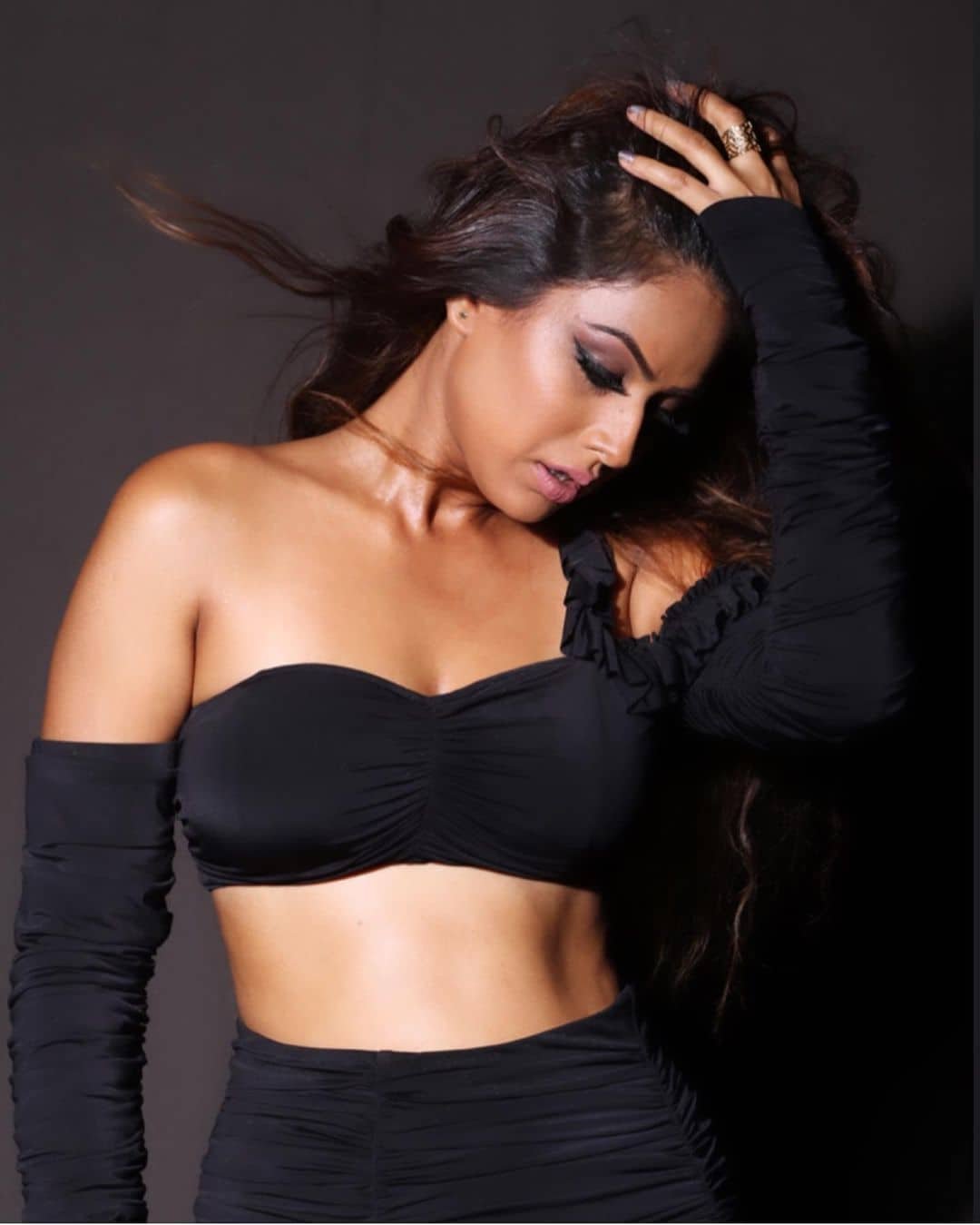 Nia Sharma Photos HD