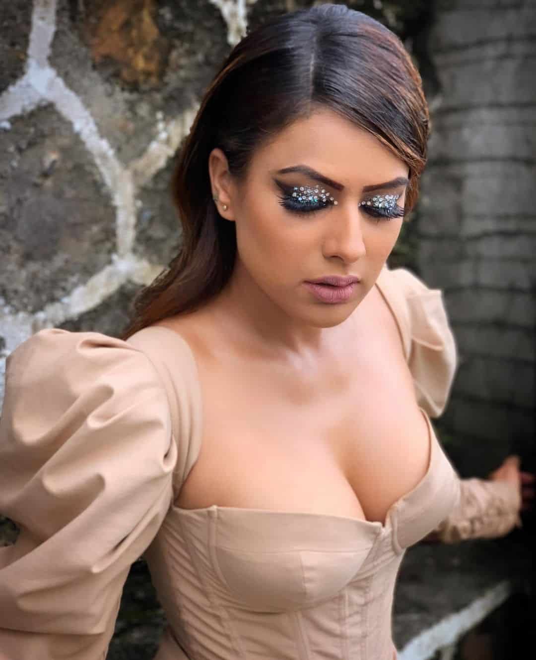 Nia Sharma Photos HD