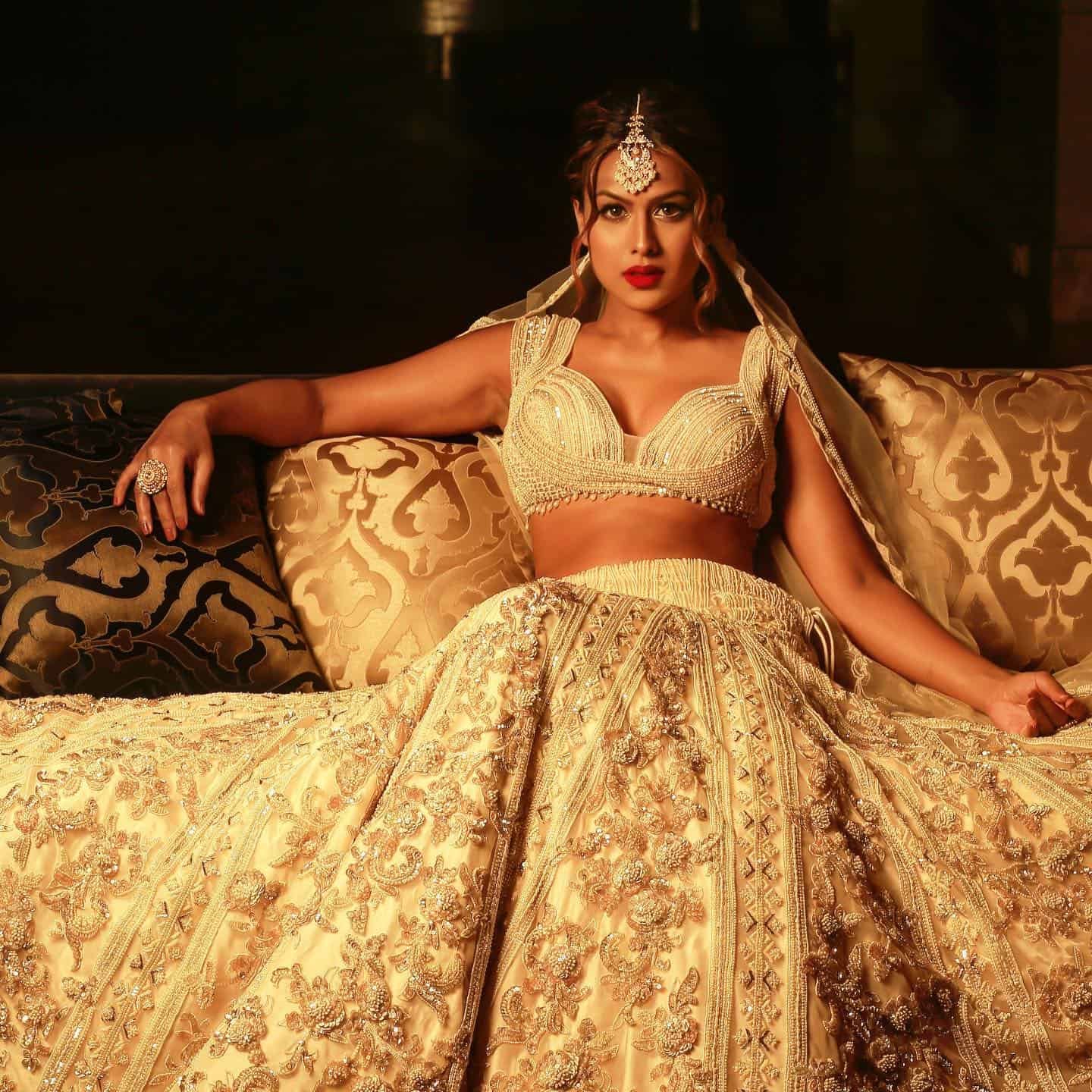 Nia Sharma Wallpaper