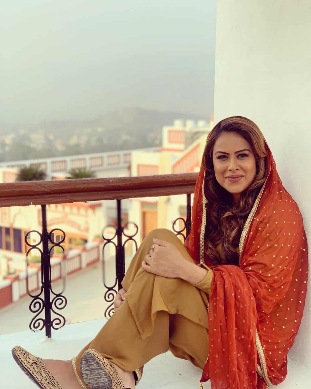 Nia Sharma Photos HD
