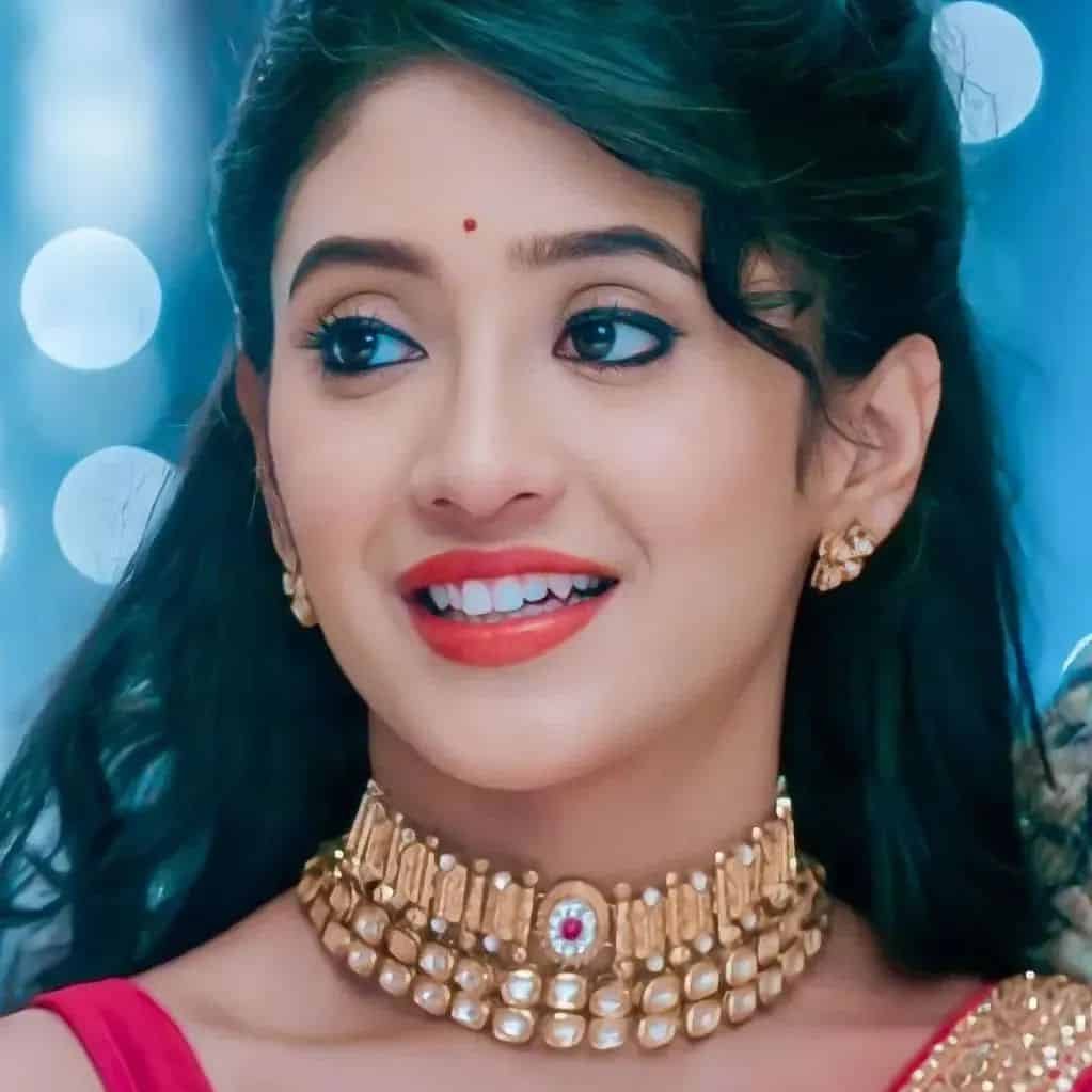 Shivangi Joshi Pic in Saree