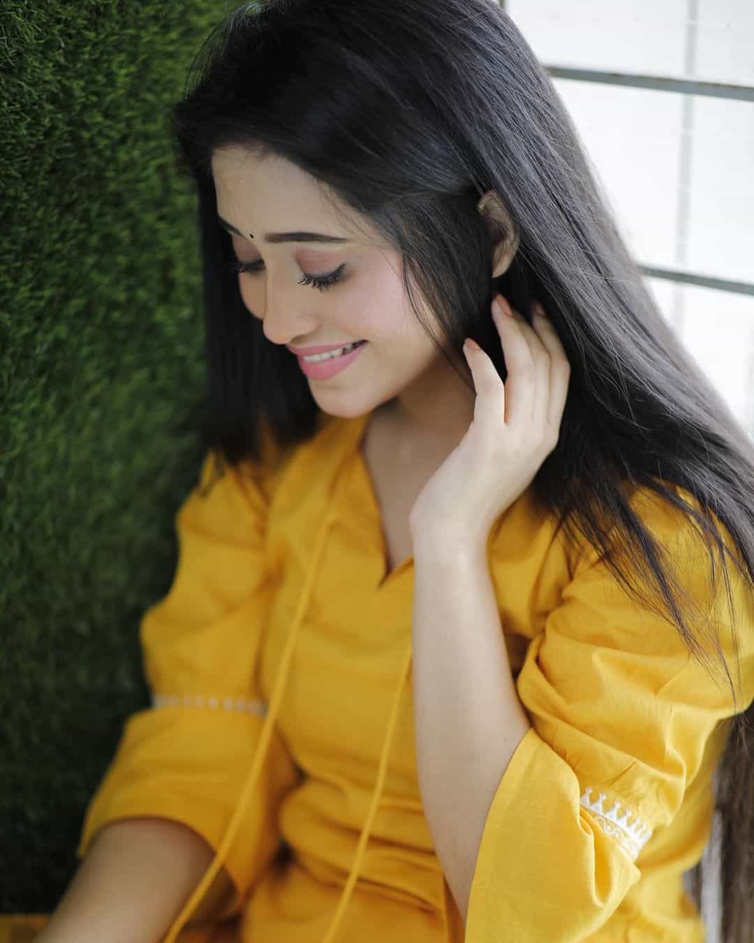 Shivangi Joshi Images