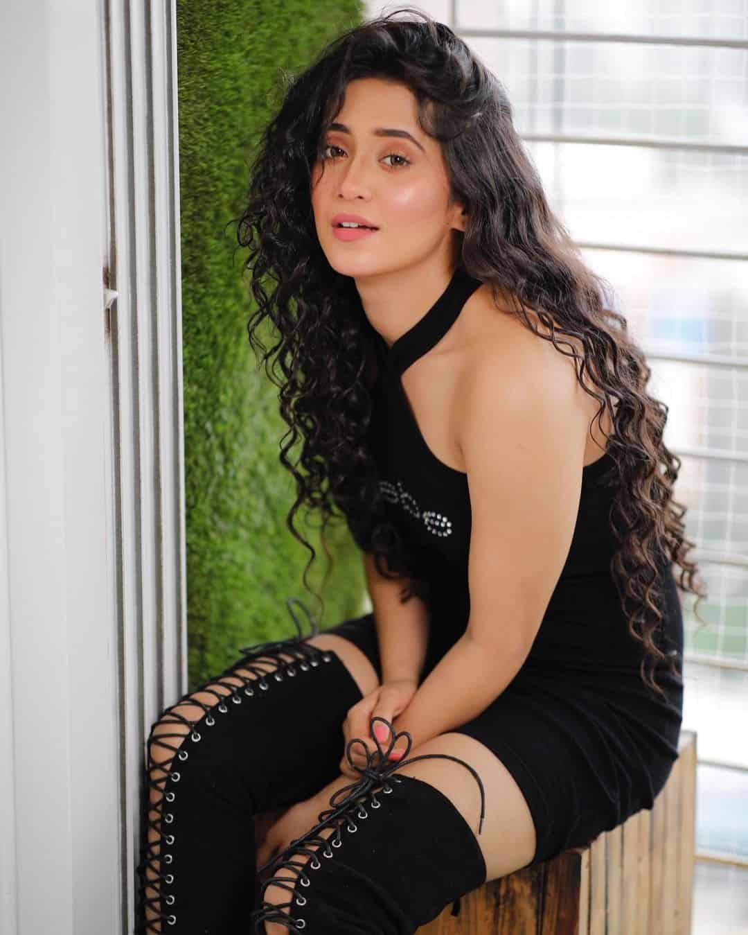 Shivangi Joshi Images