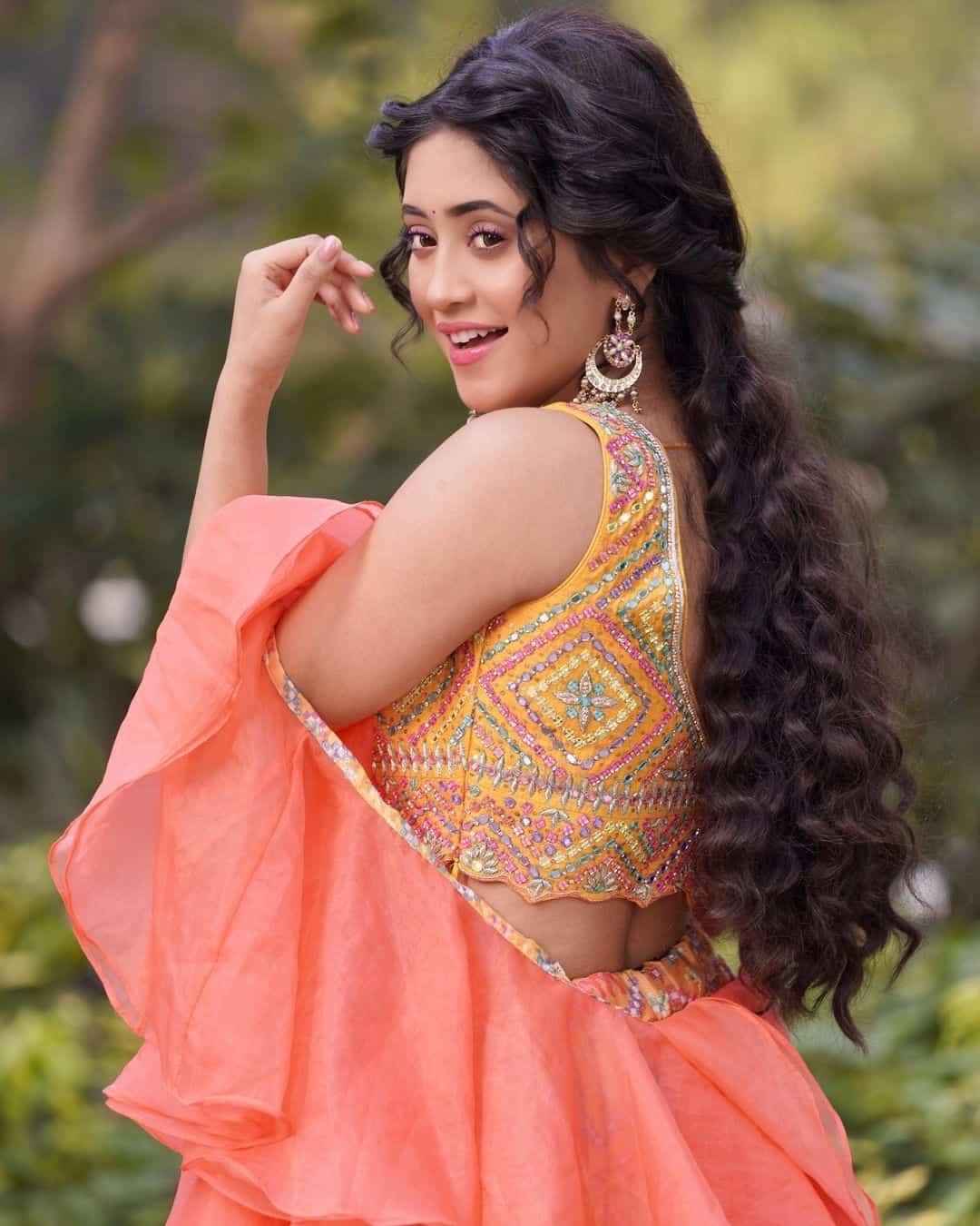 Shivangi Joshi Pic in Suit