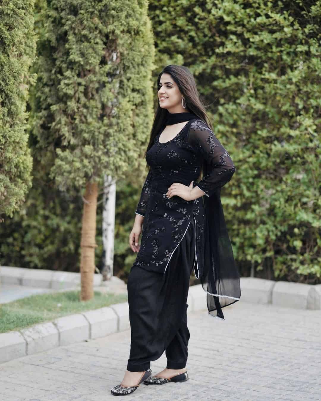 Pranjal Dahiya Pics