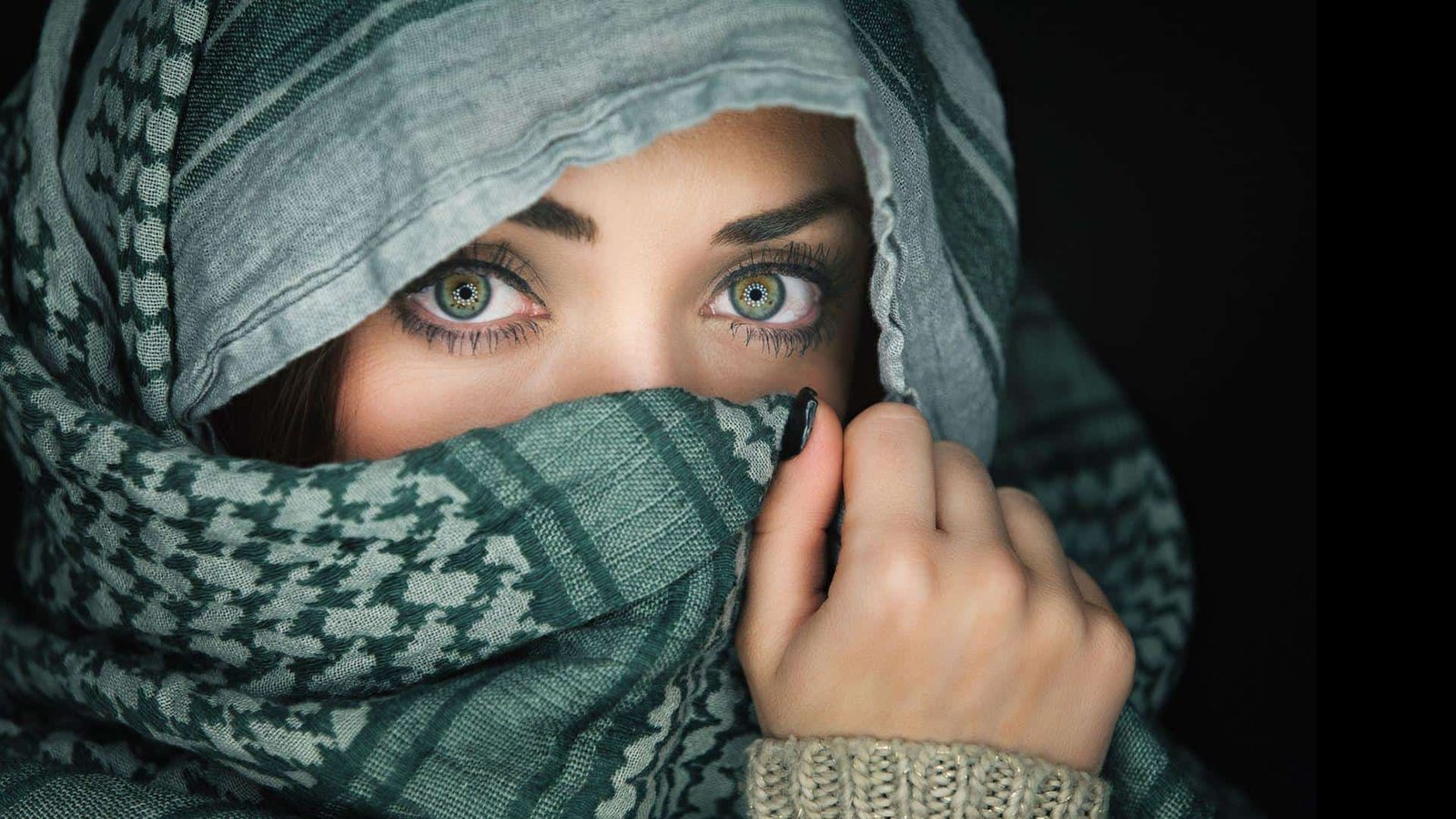 Eye Girls DP for Instagram