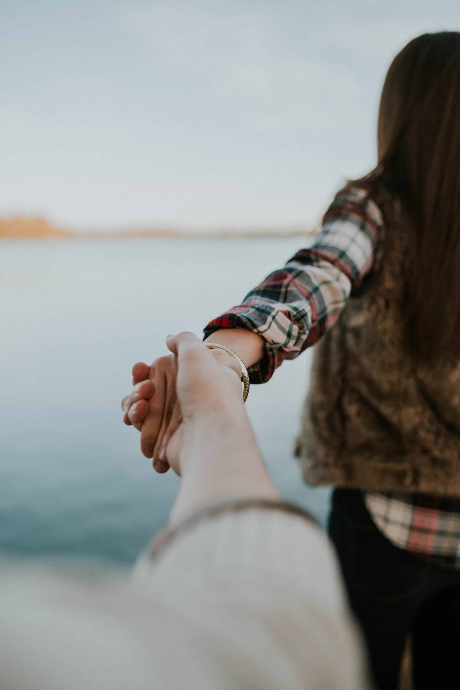 Instagram Couple Hands Pic for DP