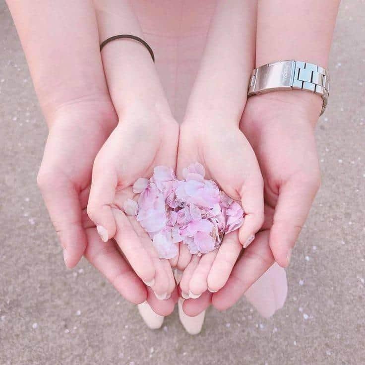 Couple Hands DP