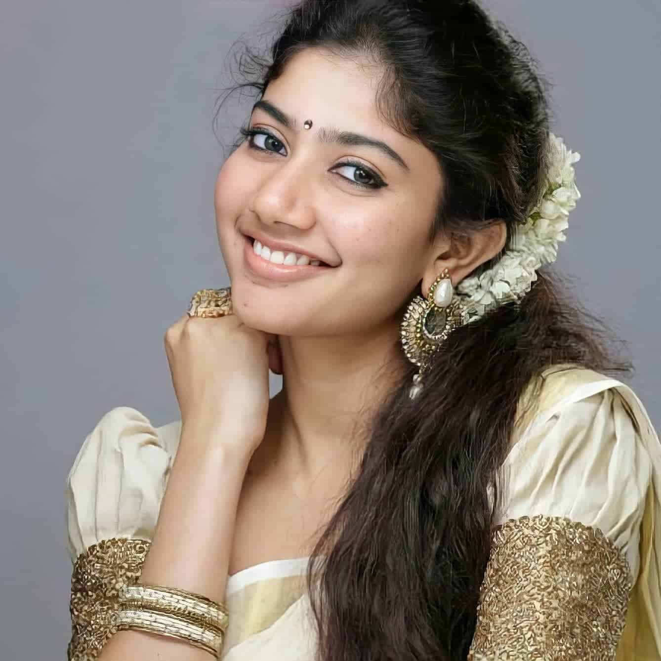 Heroine Sai Pallavi Photos
