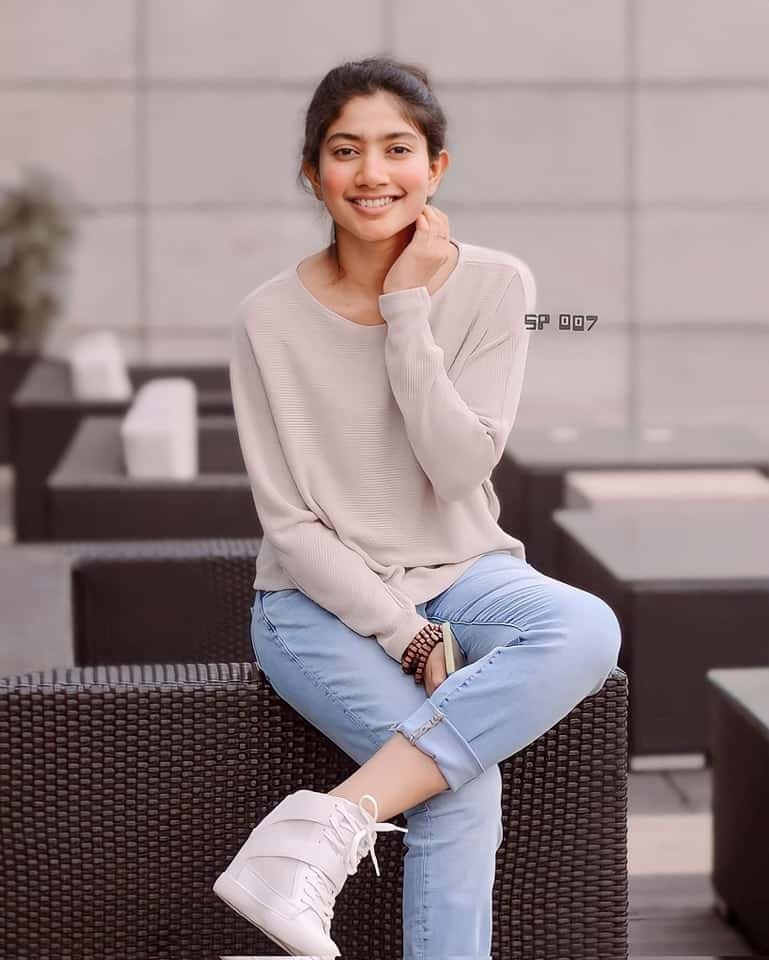 Sai Pallavi Photos in Jeans