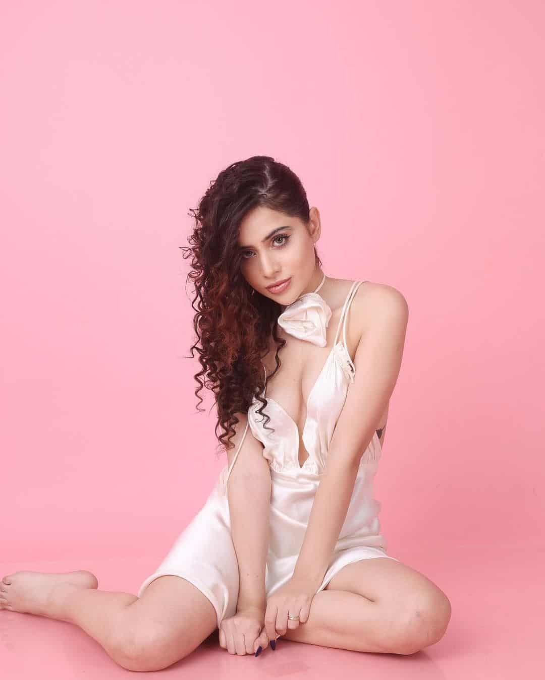 Urfi Javed Wallpaper