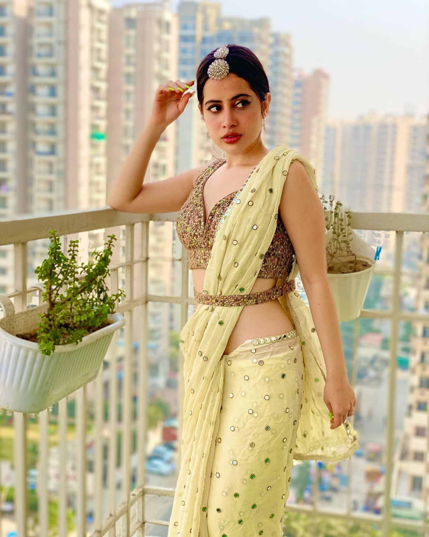 Urfi Javed Pic in Saree