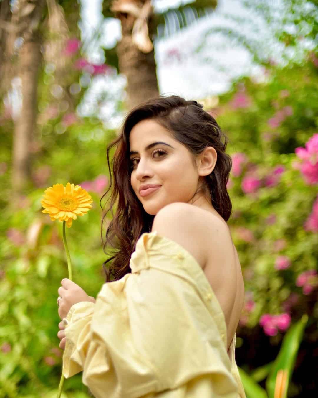 Urfi Javed Pic in Suit