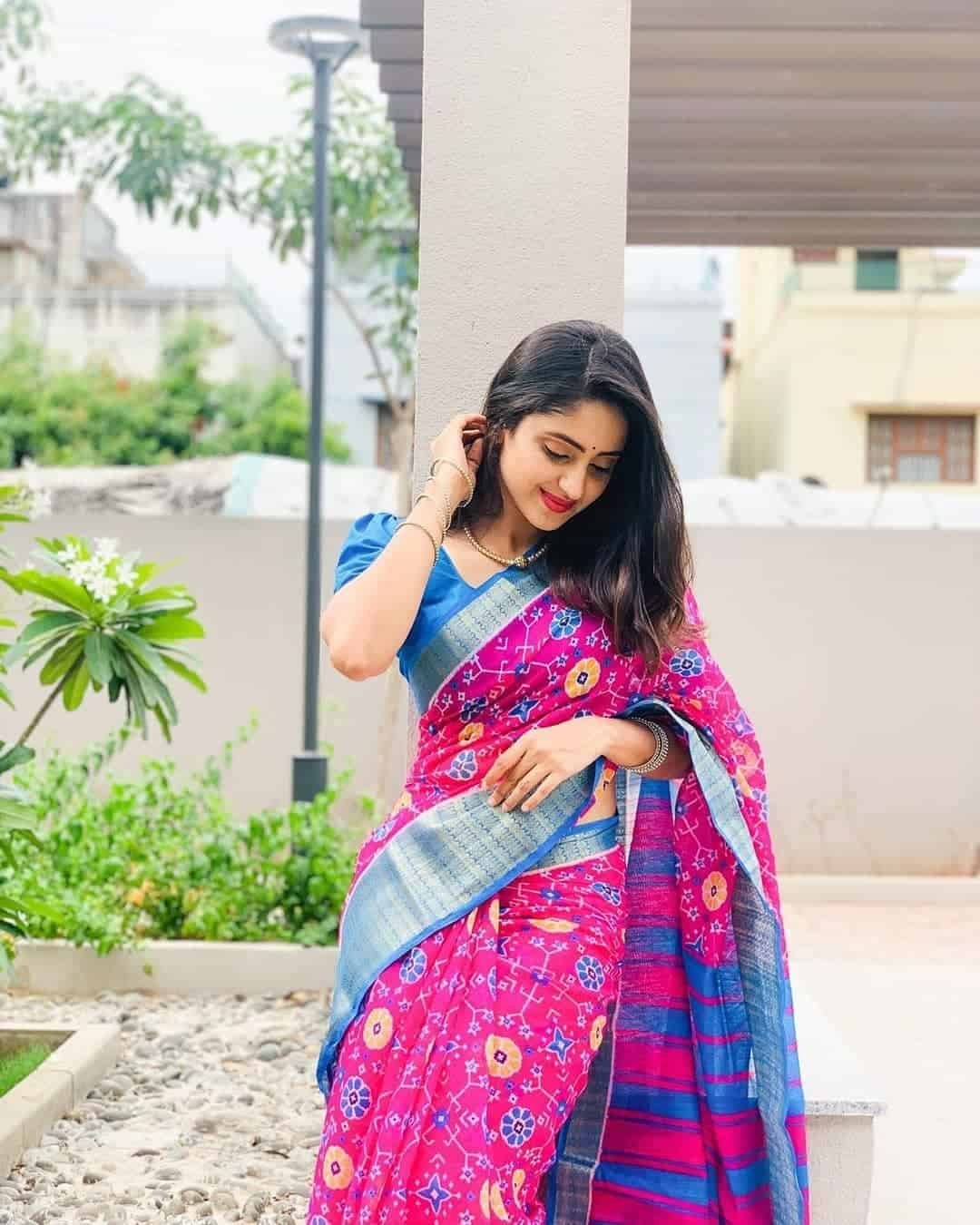 Saree Photo Pose