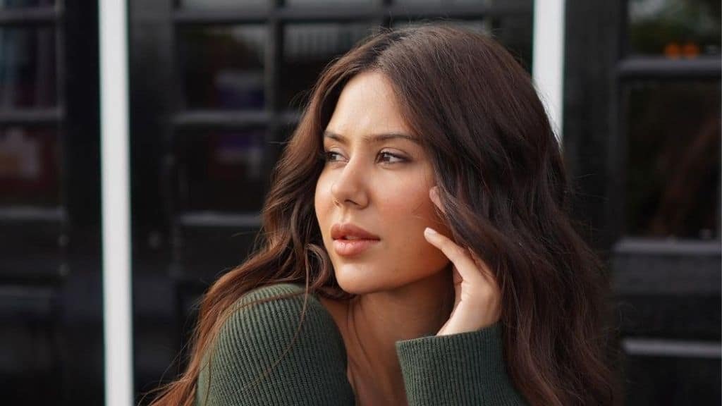 Sonam Bajwa Thumbnail